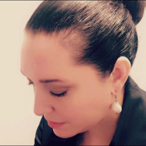 Meet your Posher, Cynthia - Picture 1 of 4